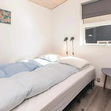 5 Star In Hals Oster Melholt