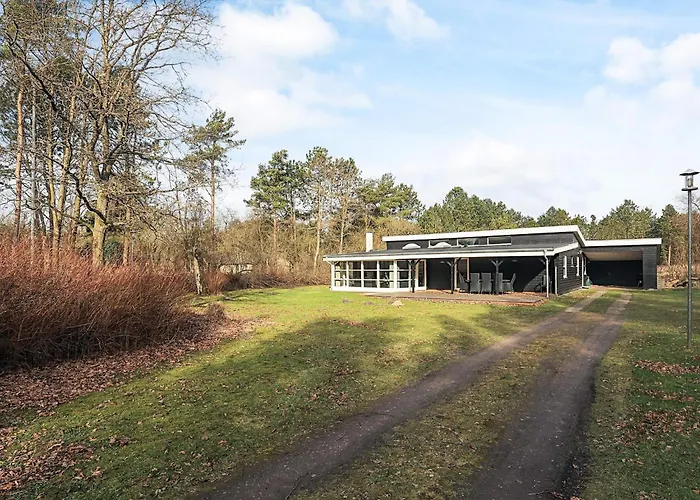 Family-friendly Oasis - By Traum * Oster Melholt